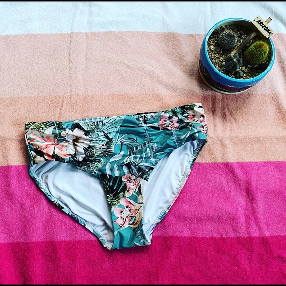 AZURA AUSTRALIA Sanctum Midrise Swim Bikini Bottom - Picture 3 of 5